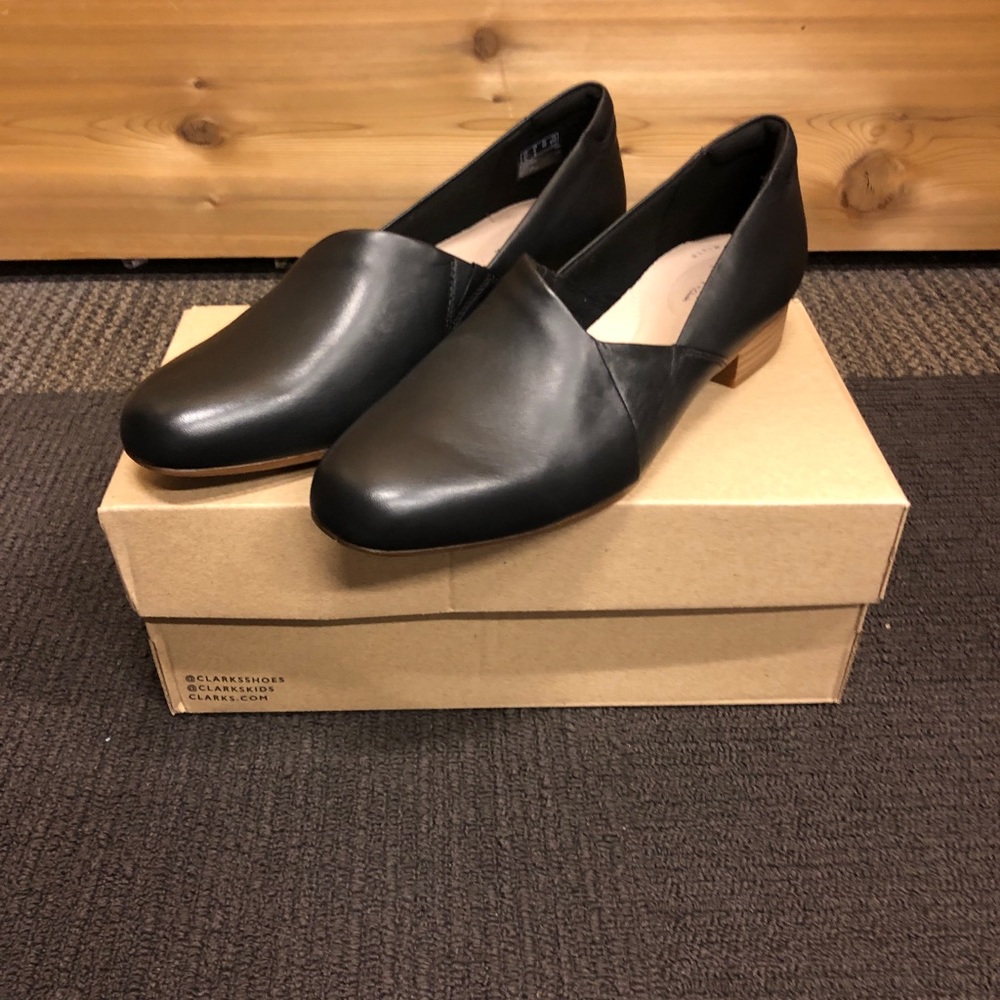 New Clarks - Picture 4 of 4